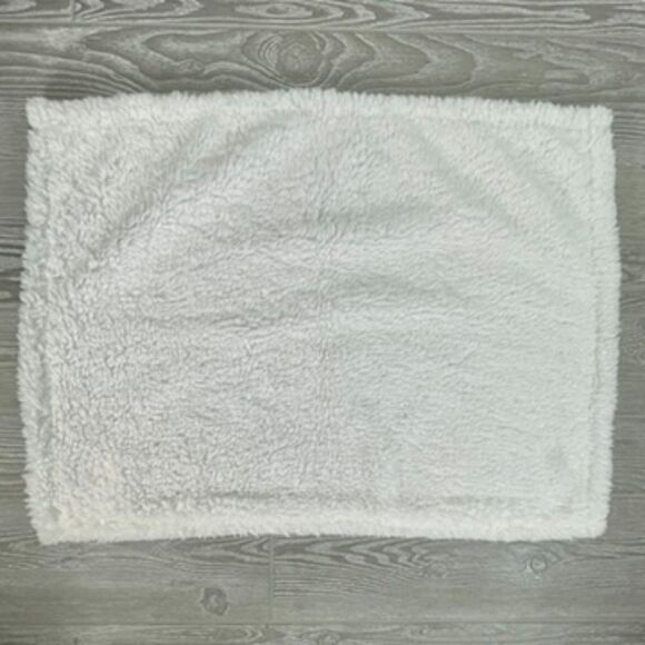 UGG Navy Blue Pillowcase Sham Faux Fur Soft & Fluffy Standard Size 20 x 28" - Picture 4 of 10